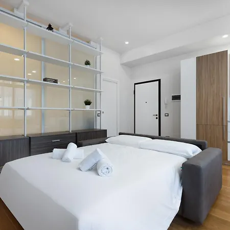 Bocconi District - - Free Street Parking Milaan